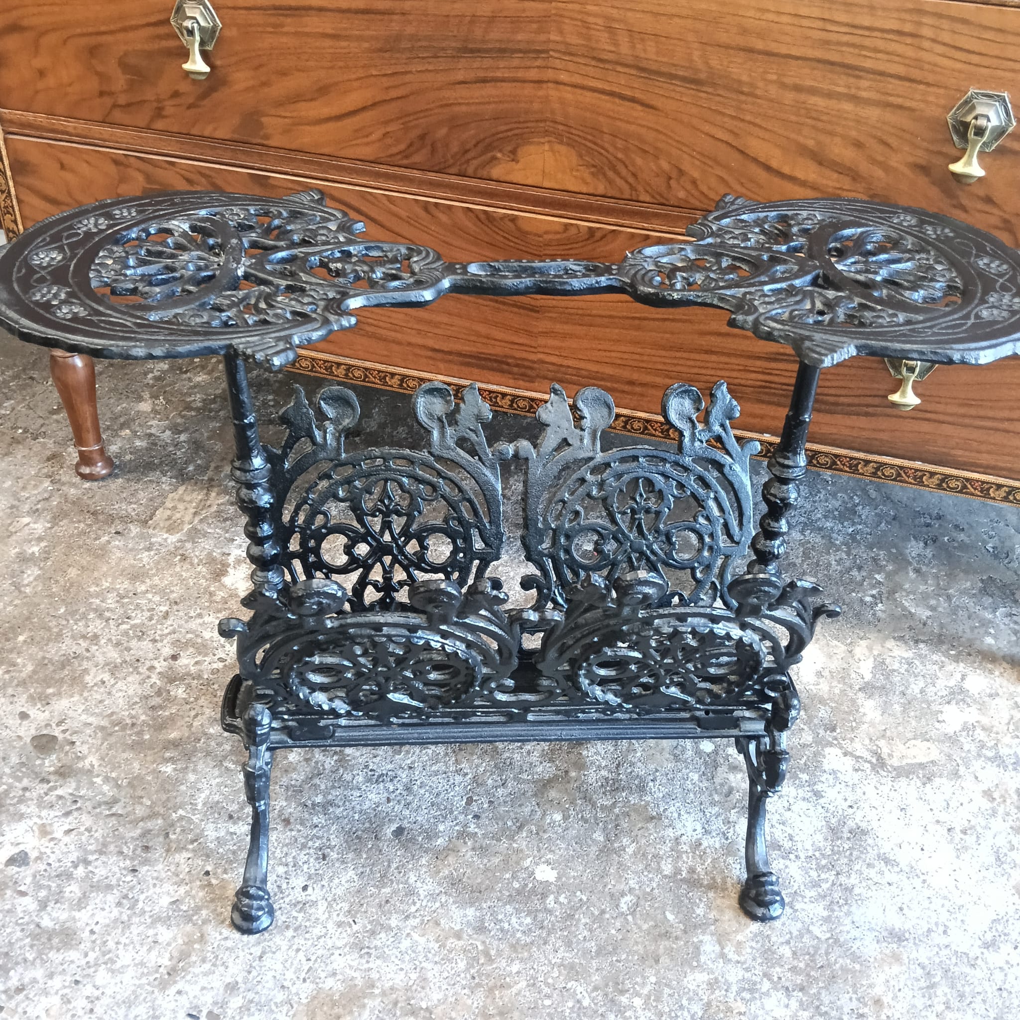 The main image for this shop item