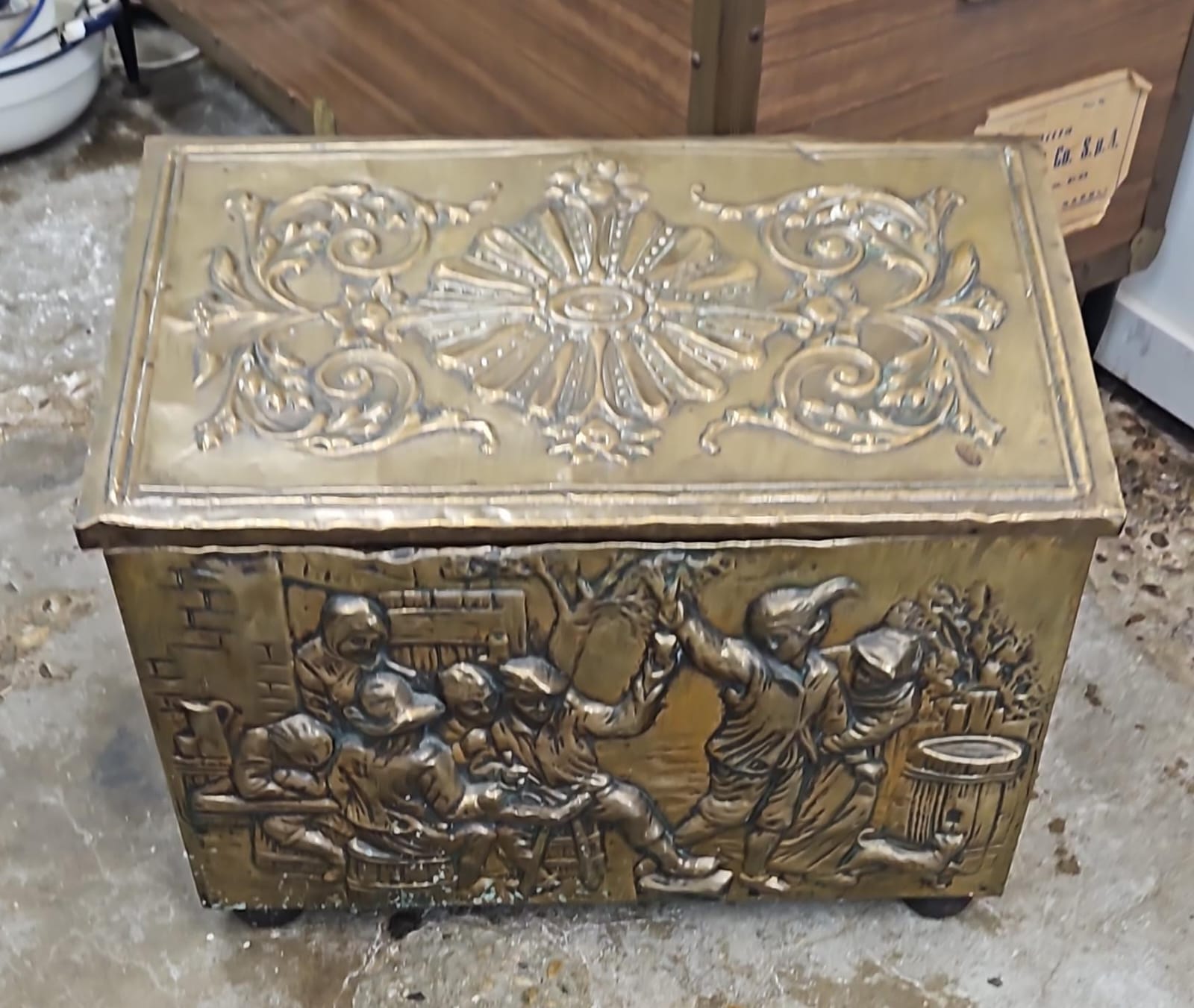 The main photo for Brass wood box circa 20th century