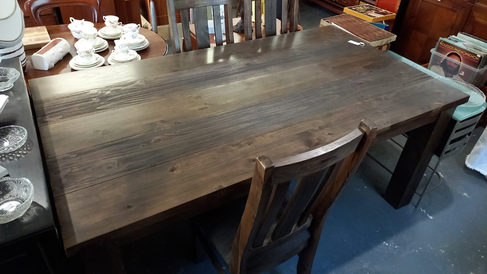 The main photo for Solid dining table and 3 chairs