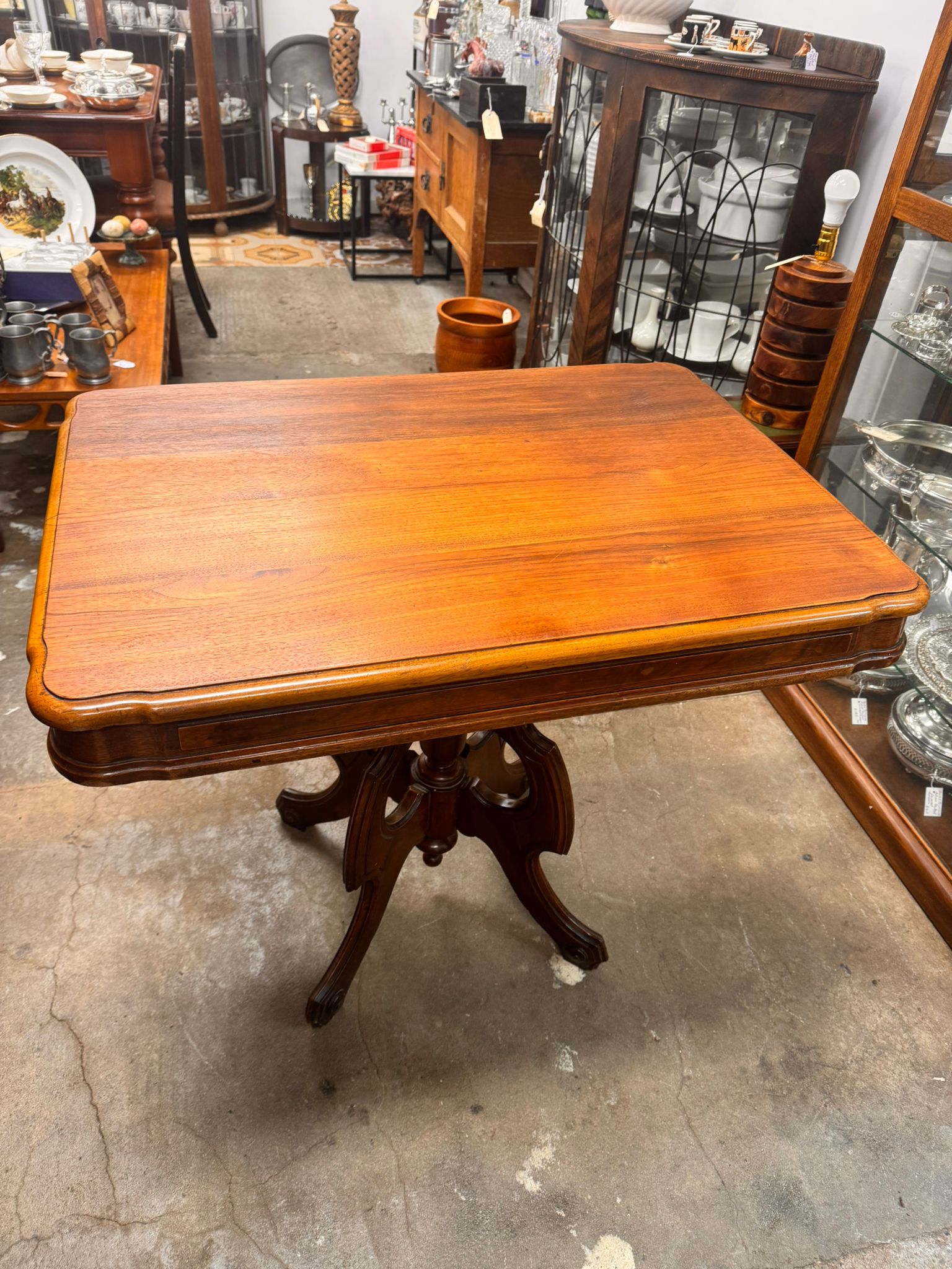 The main image for this shop item